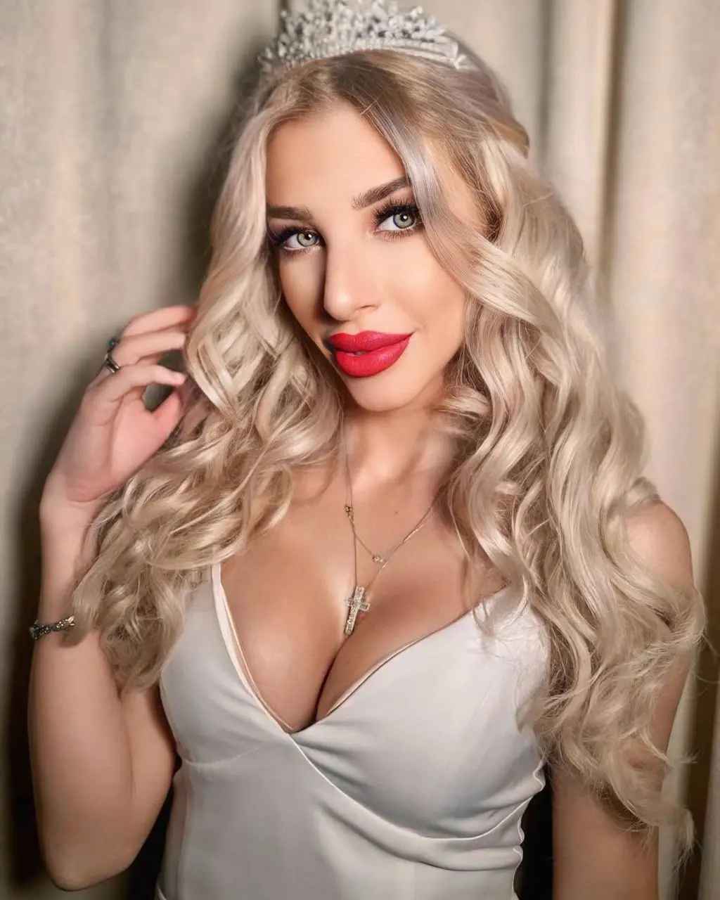 Angela european dating apk