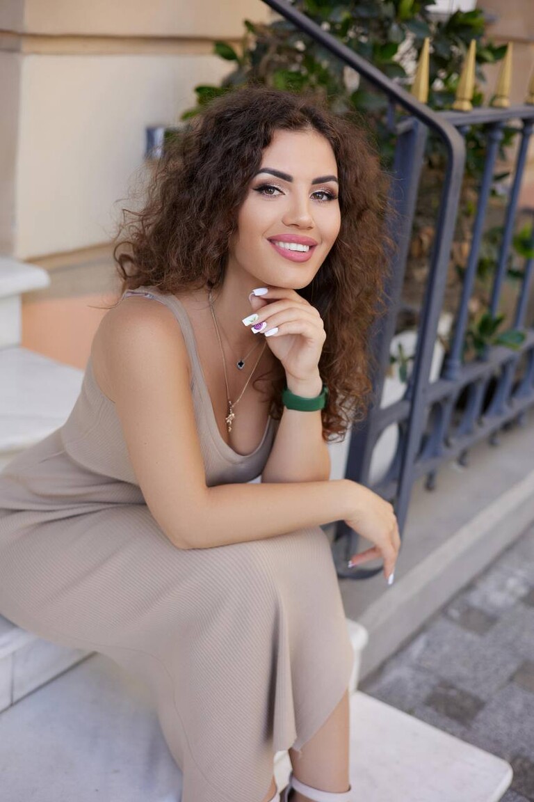 Julia european online dating market